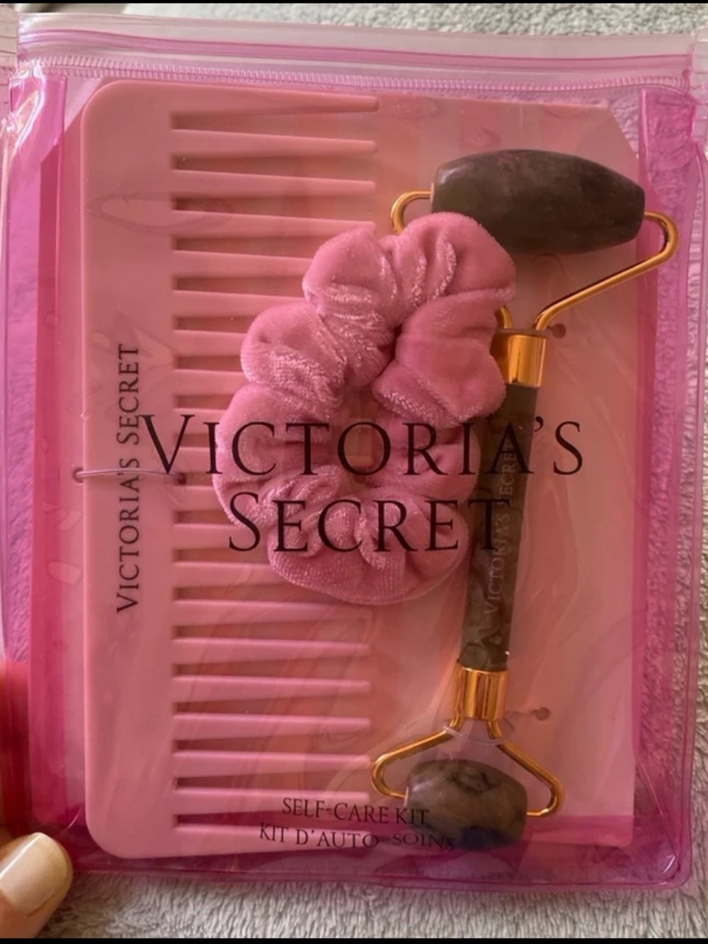 Victoria’s Secret Jade Roller, Comb & Scrunchie Set